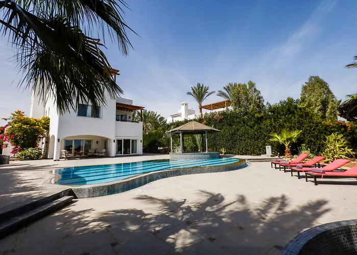 Villa Dream Retreat - Private & Pool -white *