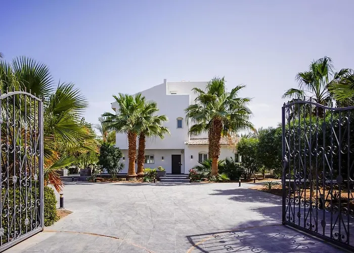 Villa Dream Retreat - Private & Pool -white *