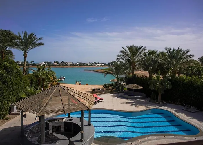 Dream Retreat - Private & Pool -white Villa *