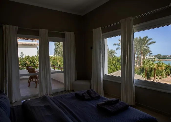 Villa Dream Retreat - Private & Pool -white