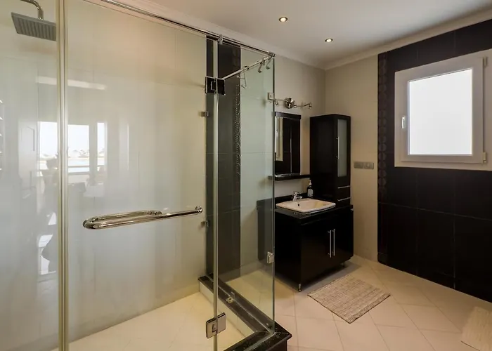 Dream Retreat - Private & Pool -white