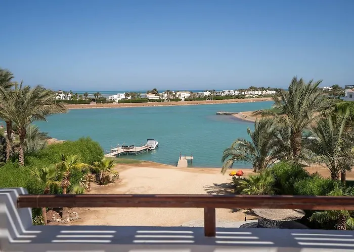 Villa Dream Retreat - Private & Pool -white