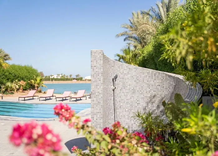 Dream Retreat - Private & Pool -white Villa *