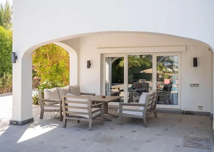Dream Retreat - Private & Pool -white Villa *