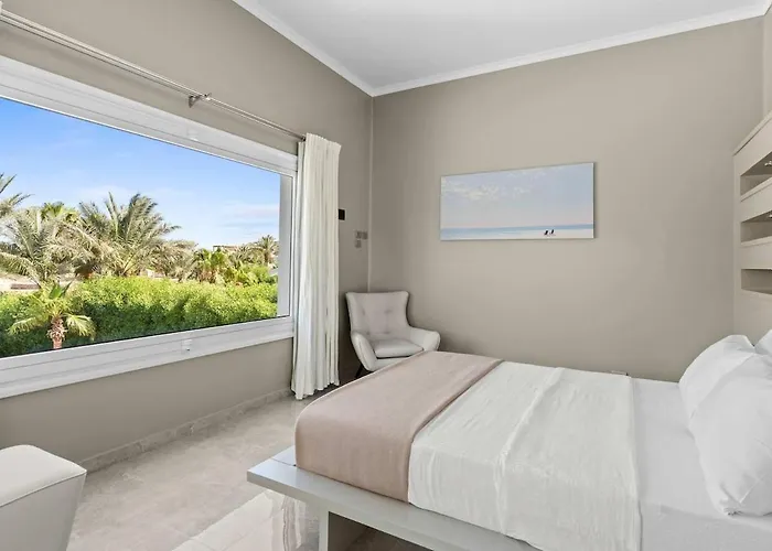 Villa Dream Retreat - Private & Pool -white