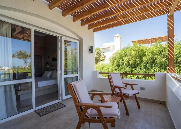 Villa Dream Retreat - Private & Pool -white