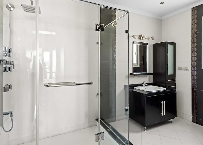 Dream Retreat - Private & Pool -white