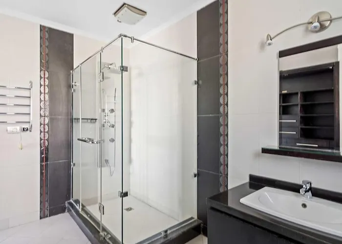 Dream Retreat - Private & Pool -white