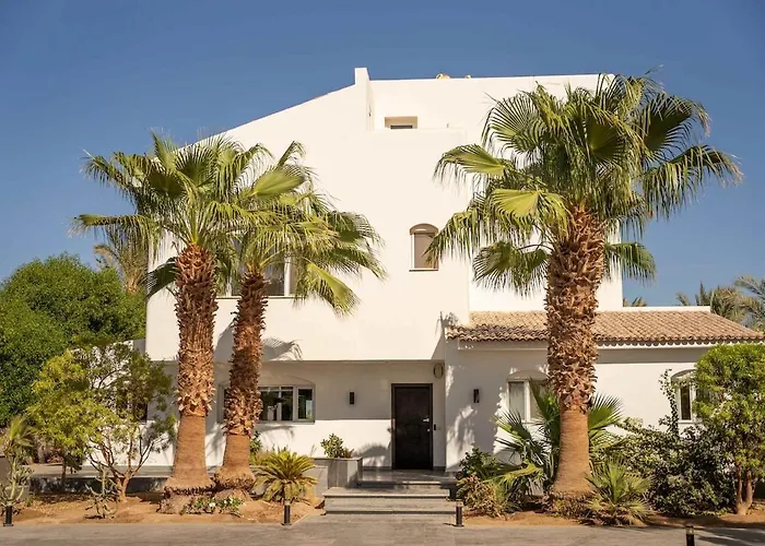 Dream Retreat - Private & Pool -white Villa *